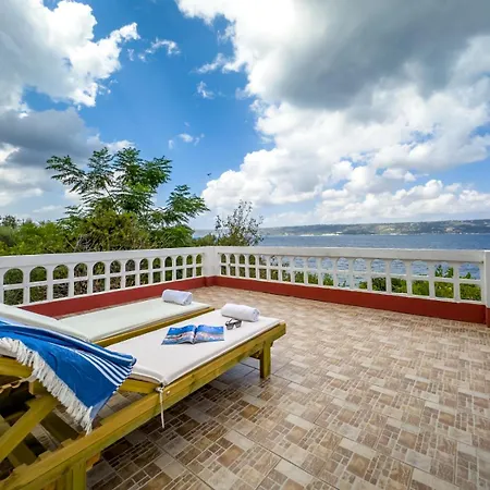 Villa Fisherman's House *